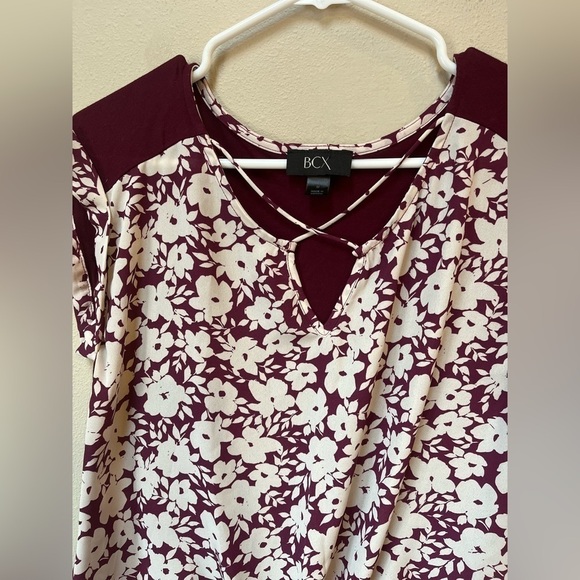 Maroon Floral Tie Front Blouse Criss Cross Neck – BCX Juniors Medium - Picture 3 of 7